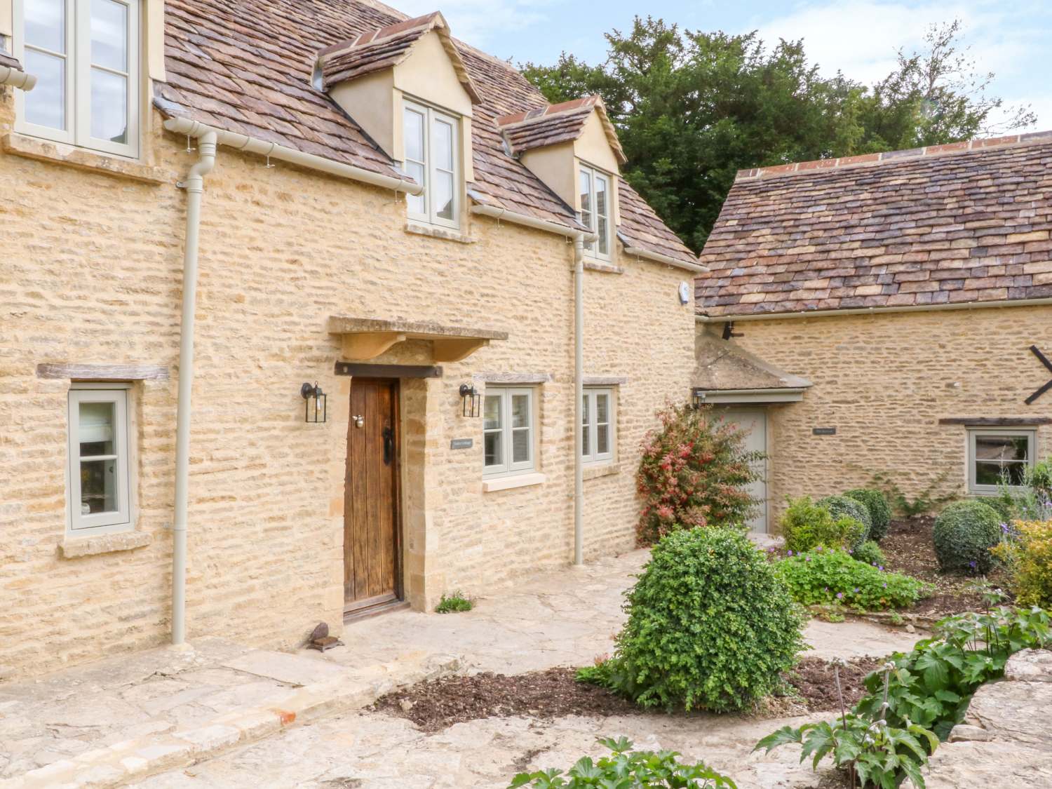Easter Cottage Burford Self Catering Holiday Cottage