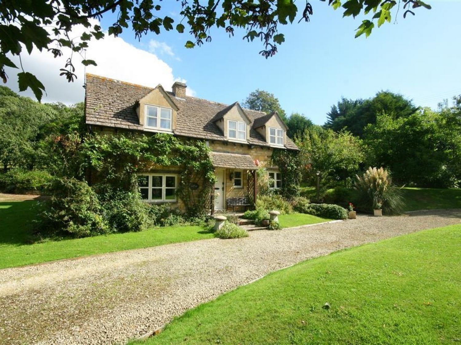 Orchard Cottage. Broadway Little Buckland Self Catering Holiday