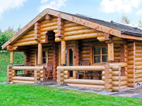 cedar log cabin brynallt country park welsh frankton self