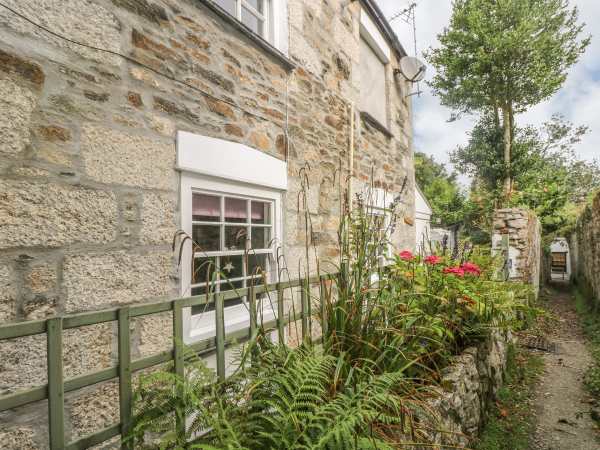 Primrose Cottage Penryn Cornwall Self Catering Holiday - 